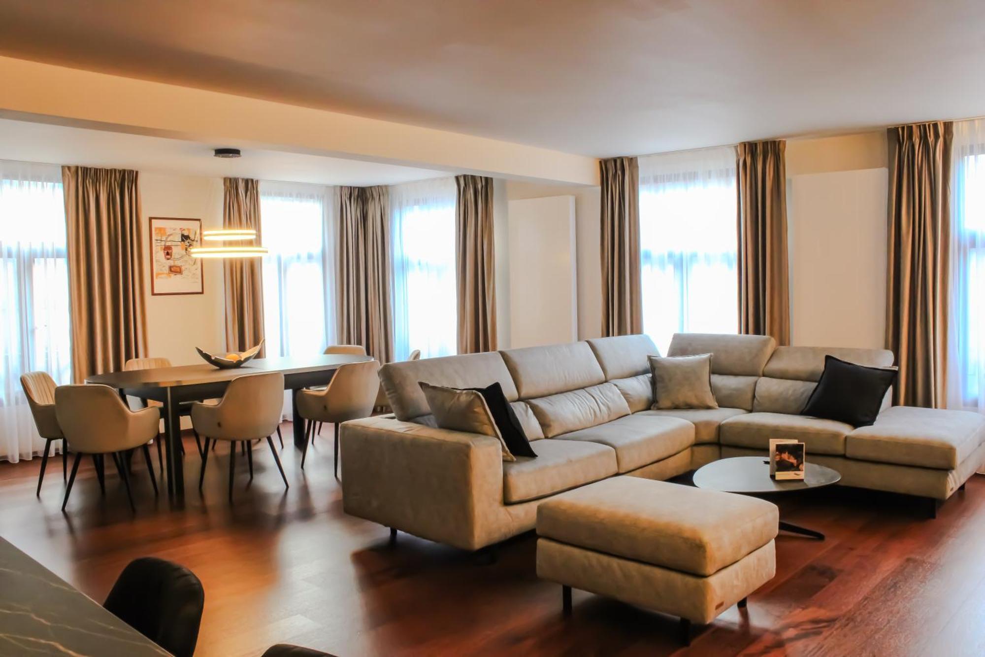 Botanique Suites Airbnb, Антверпен Екстериор снимка