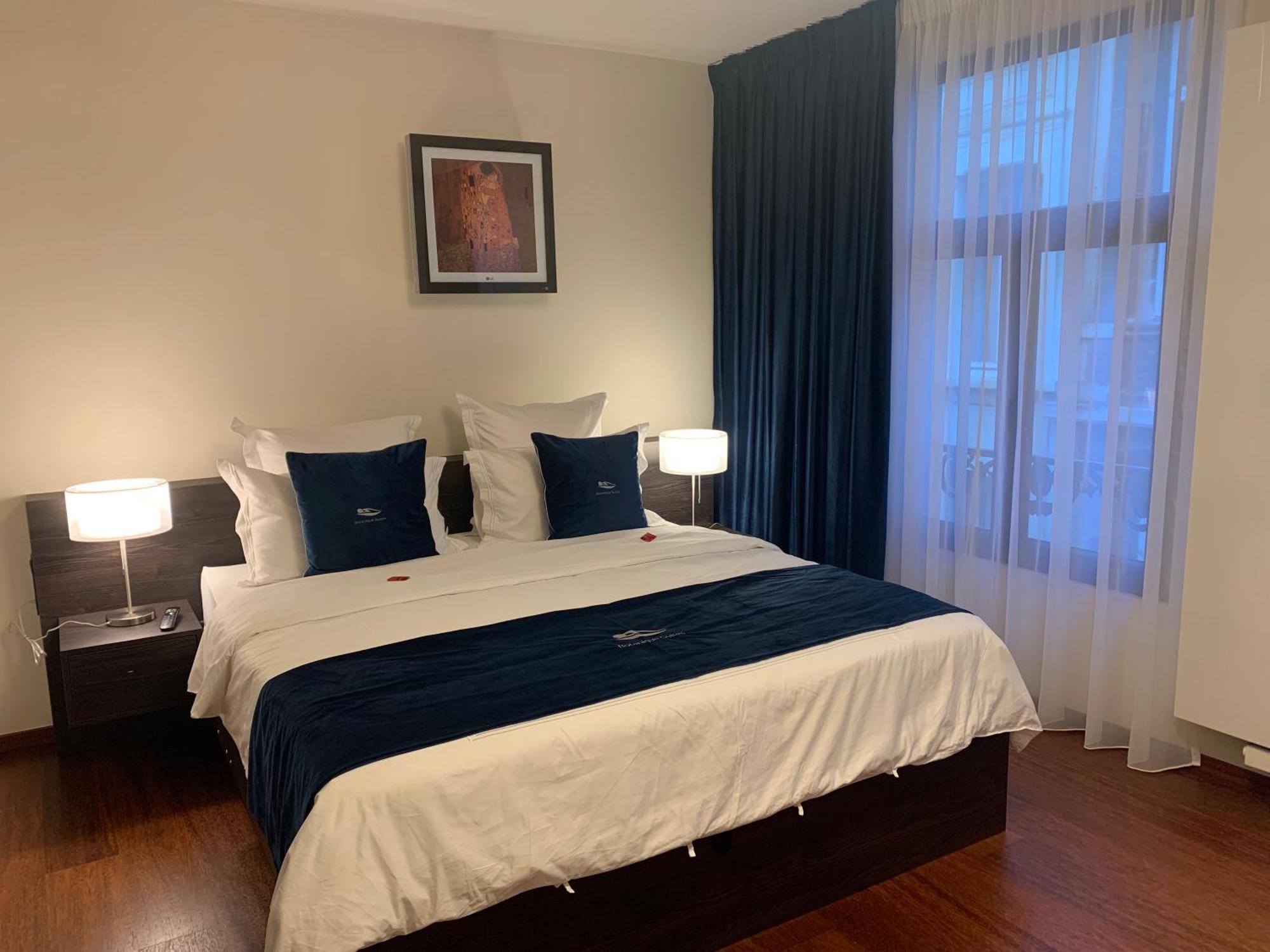 Botanique Suites Airbnb, Антверпен Екстериор снимка