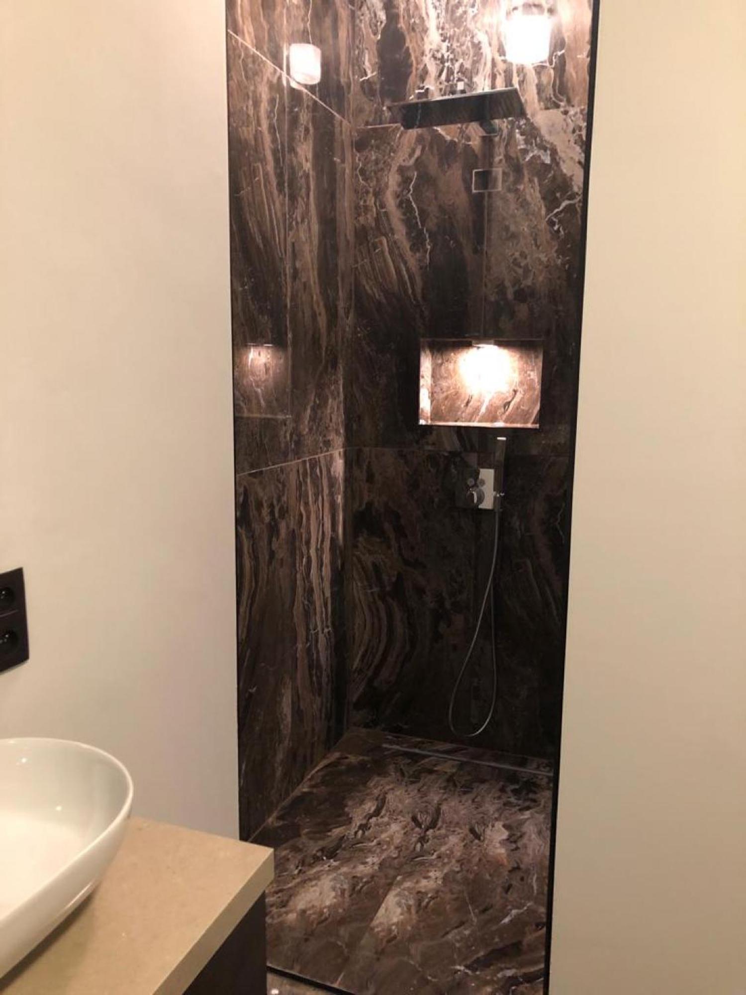 Botanique Suites Airbnb, Антверпен Екстериор снимка